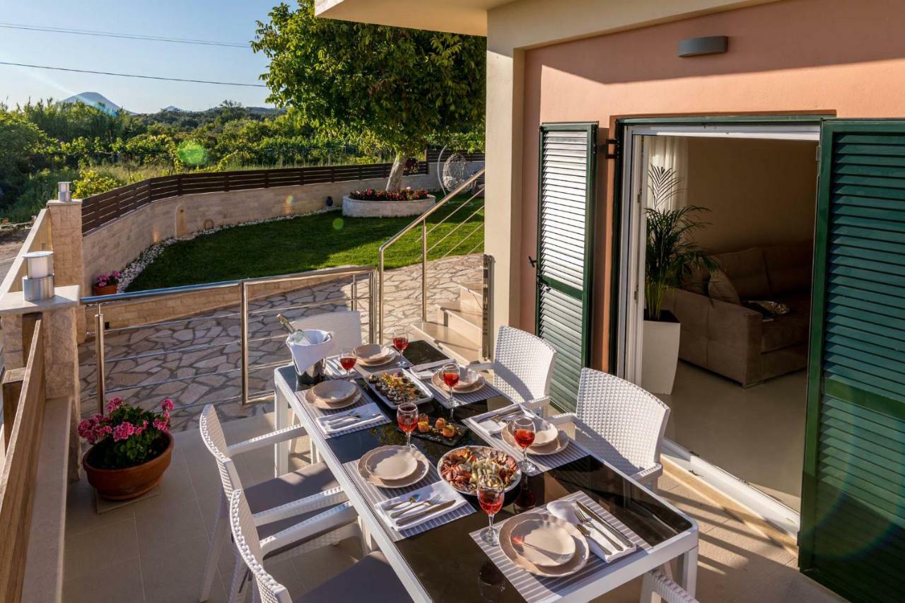 Villa Nissos Línia Dış mekan fotoğraf