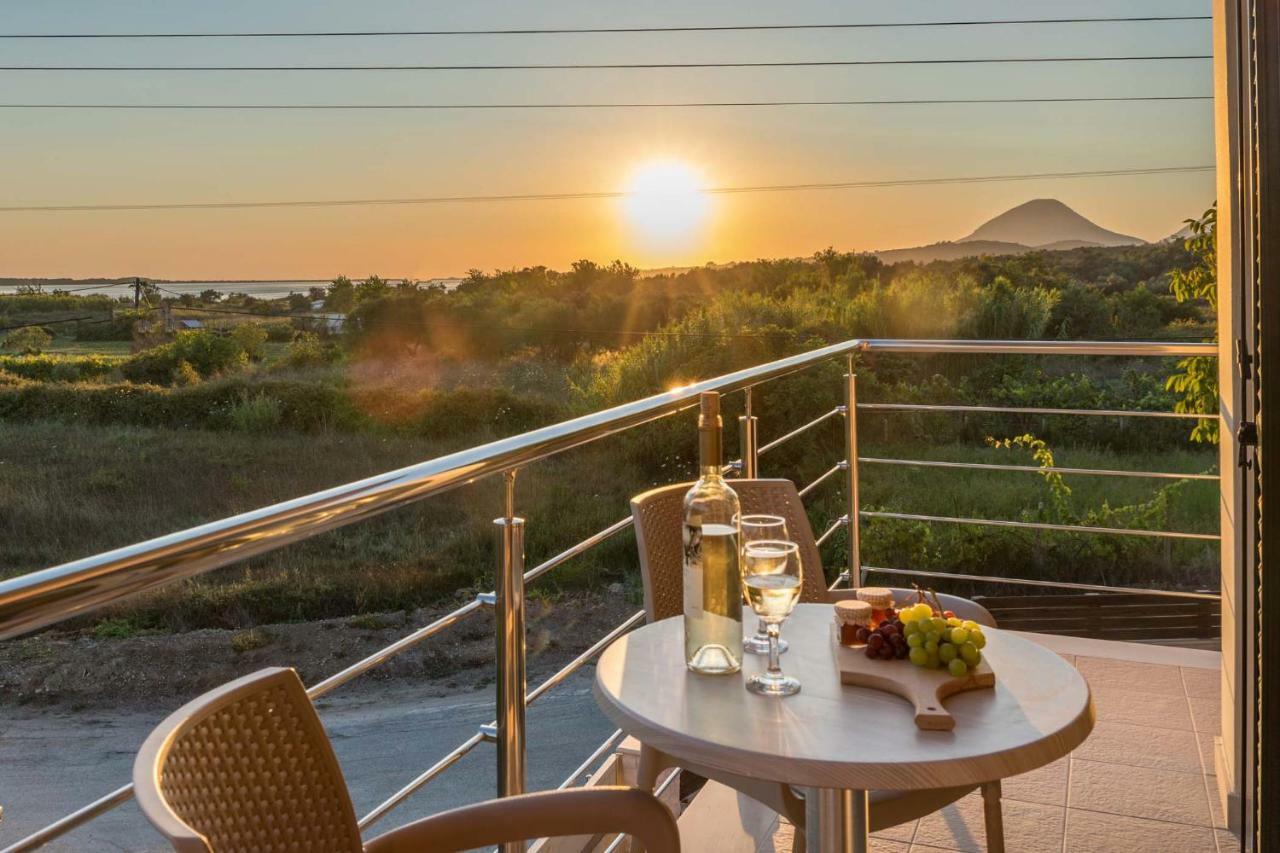 Villa Nissos Línia Dış mekan fotoğraf
